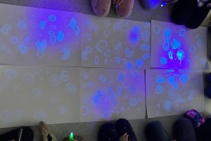 Atelier de spirographe luminescent